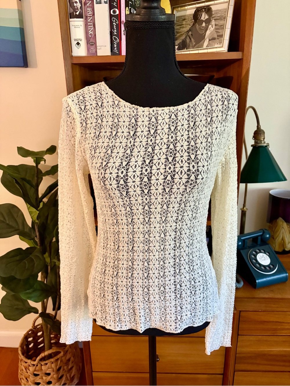 NWT NATURAL LIFE Cream Lace Knit Long Sleeve Top